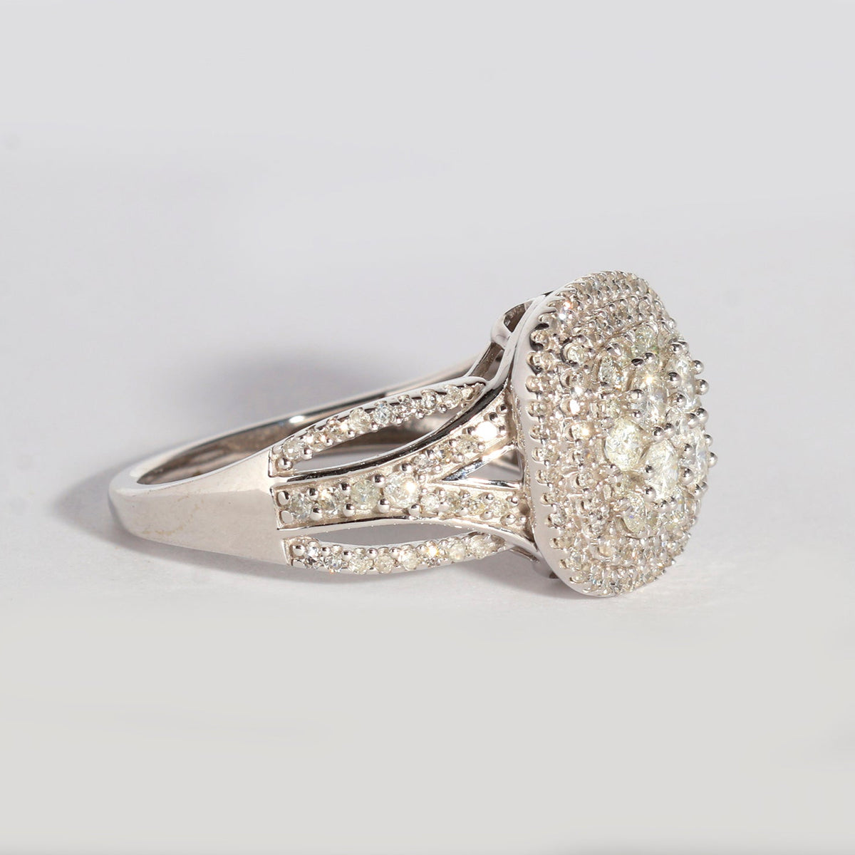 Anillo de Compromiso Multistone