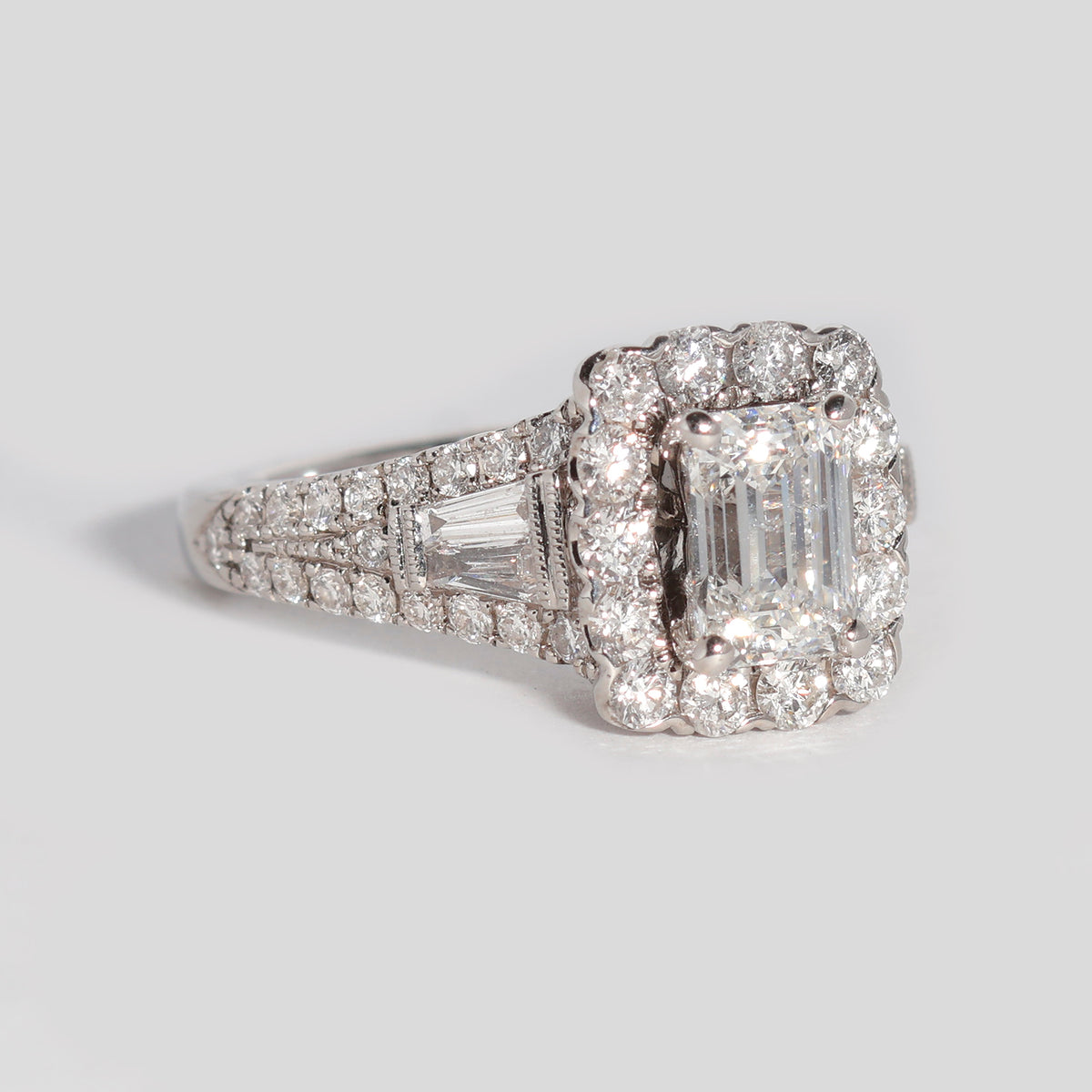 Set de Anillo y Churmbela con Diamantes Naturales