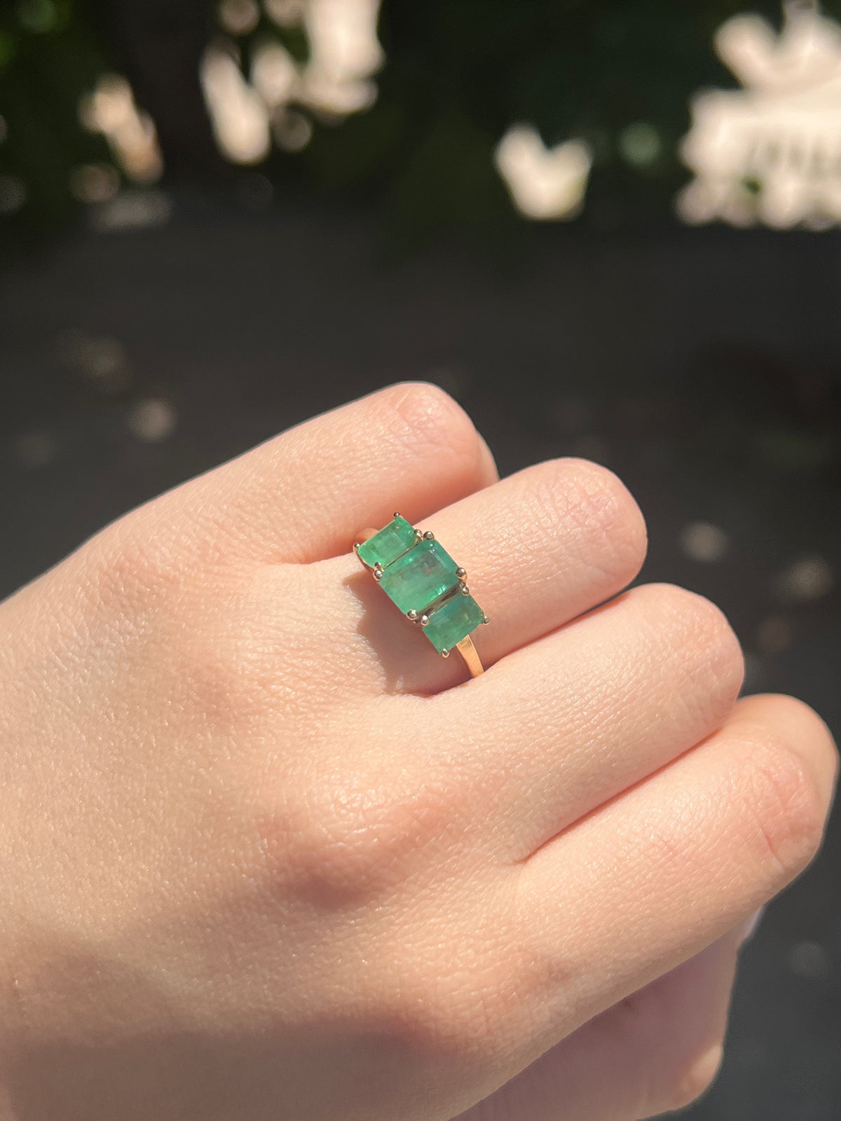 Anillo con Esmeraldas