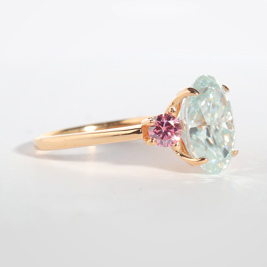 Anillo con Moissanitas
