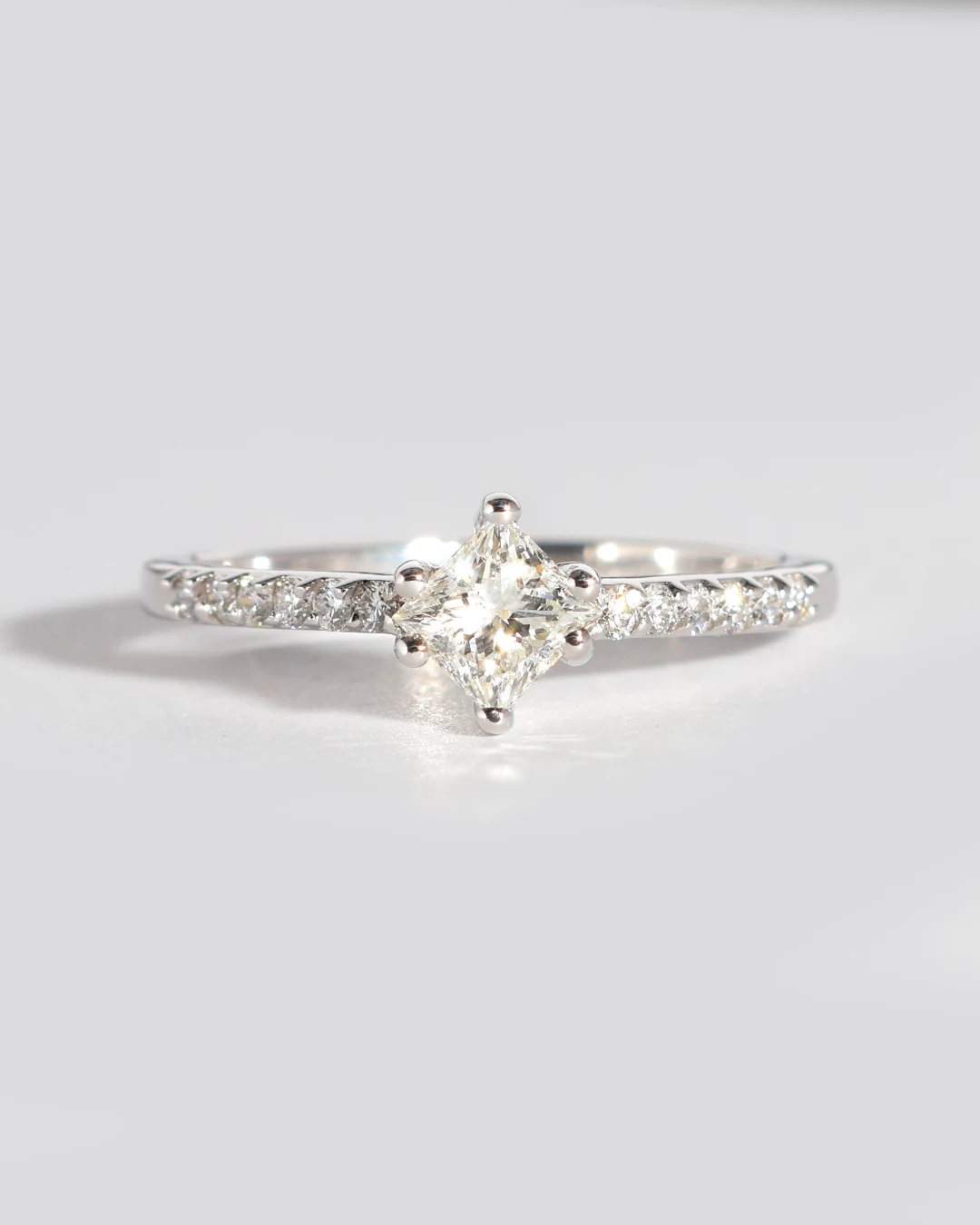 Anillo de compromiso Minerva — Forever Us