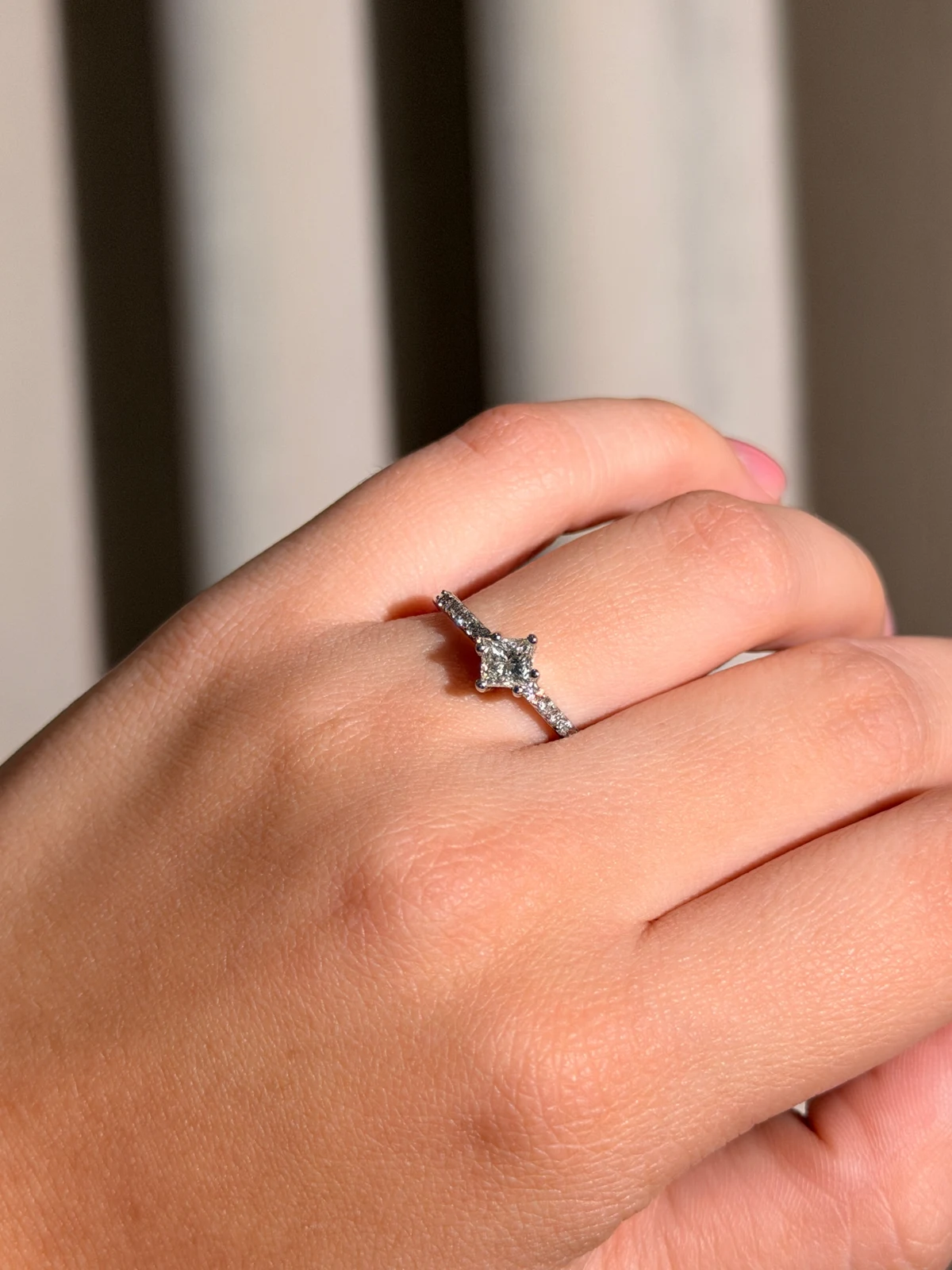 Anillo de compromiso Minerva — Forever Us — vista 2