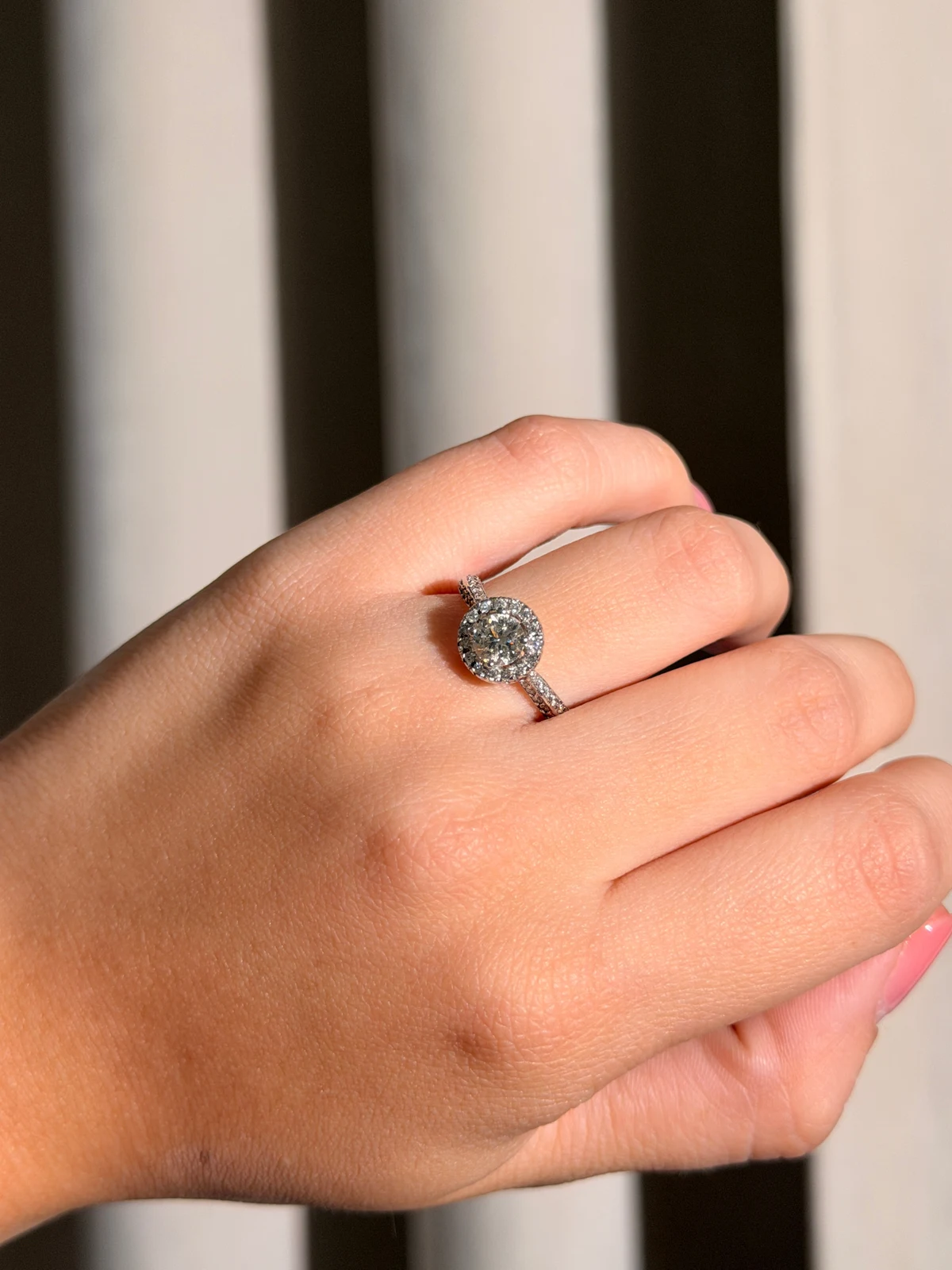 Anillo de compromiso Quinn — Forever Us — vista 2