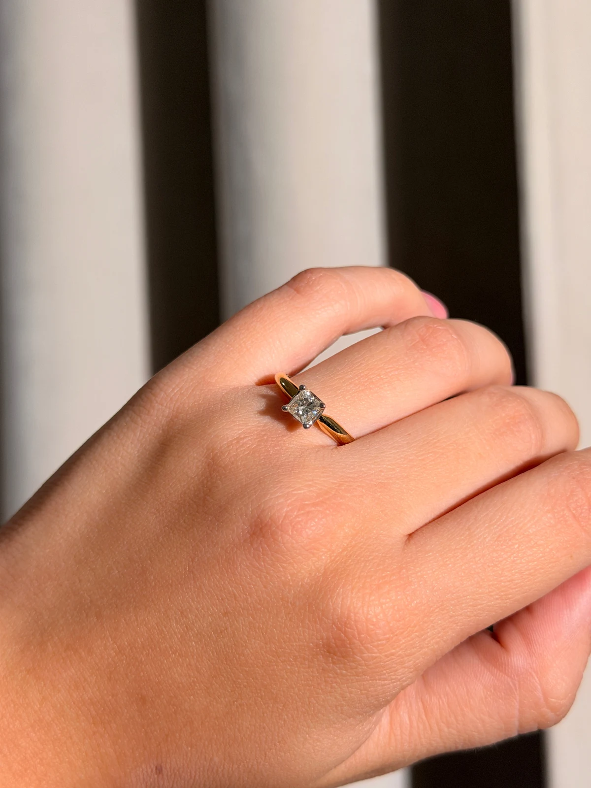Anillo de compromiso solitario — Forever Us — vista 2