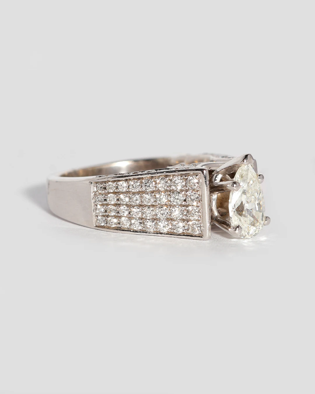 Anillo de compromiso con laterales — Forever Us — vista 3